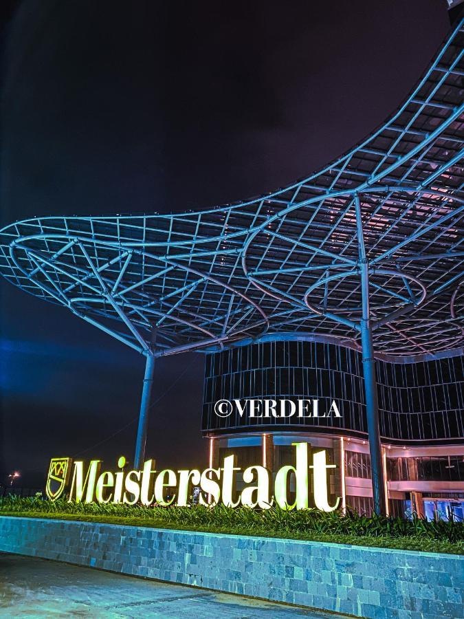 Verdela Pollux Meisterstadt Batam Apartement Экстерьер фото
