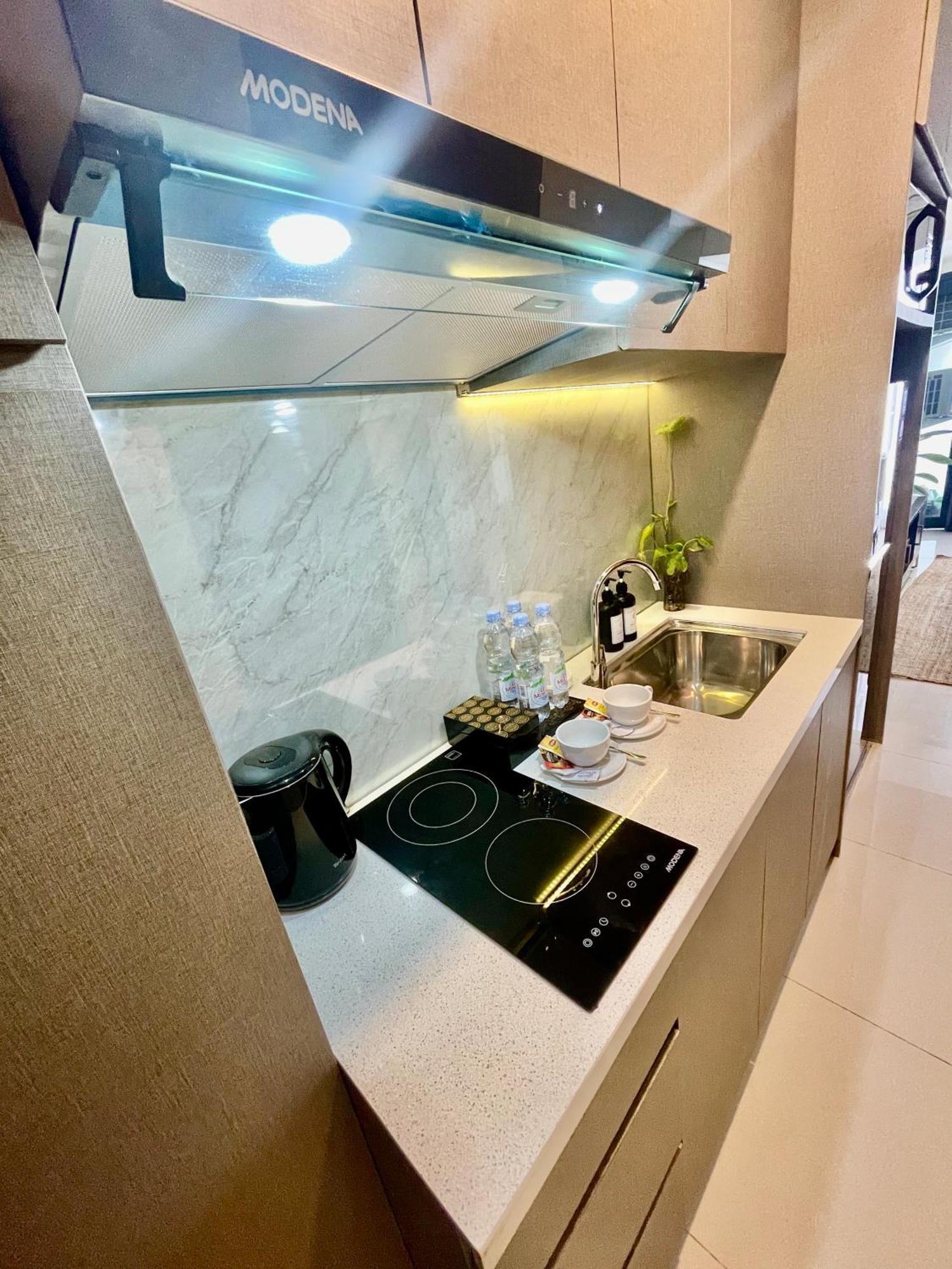 Verdela Pollux Meisterstadt Batam Apartement Экстерьер фото